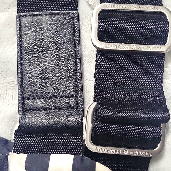 Lululemon Festival Bag in Apex - Picture 11 of 17